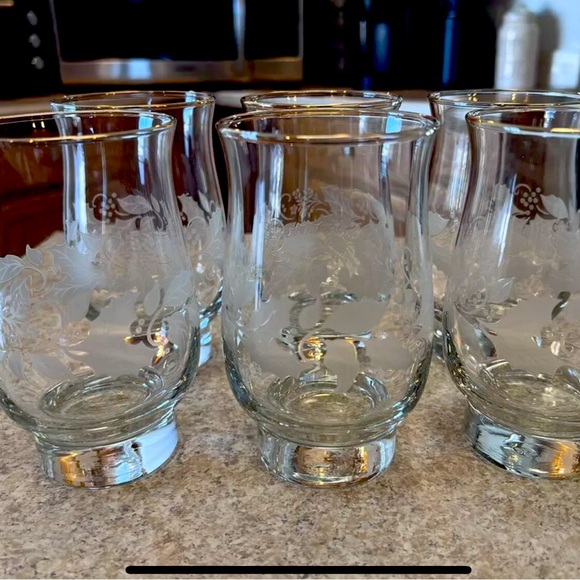 Libbey Embossed Leaves Holly Berries Set of 6 Water Goblets Christmas Gold Trim - Picture 1 of 4